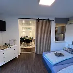 Apartment Humboldt 3 Schlafzimmer,wifi, Netflix Parken, Terrasse, Klimatisiert, Nähe Zentrum