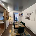 Humboldt 3 Schlafzimmer,wifi, Netflix Parken, Terrasse, Klimatisiert, Nähe Zentrum Apartment Jena