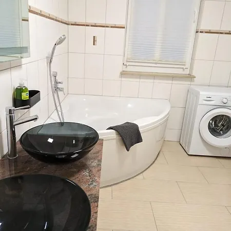 Humboldt 3 Schlafzimmer,wifi, Netflix Parken, Terrasse, Klimatisiert, Naehe Zentrum * Jena