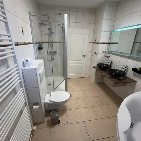 Humboldt 3 Schlafzimmer,wifi, Netflix Parken, Terrasse, Klimatisiert, Naehe Zentrum Apartment Jena