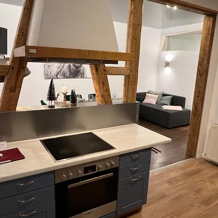 Διαμέρισμα Humboldt 3 Schlafzimmer,wifi, Netflix Parken, Terrasse, Klimatisiert, Naehe Zentrum Γιένα