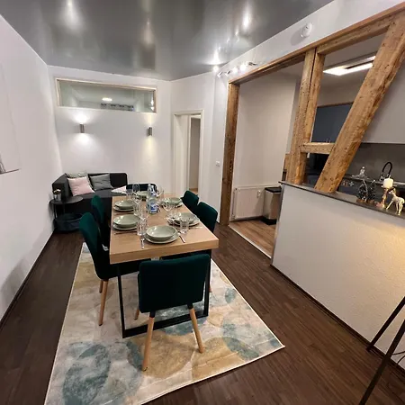 Humboldt 3 Schlafzimmer,wifi, Netflix Parken, Terrasse, Klimatisiert, Naehe Zentrum Apartment *