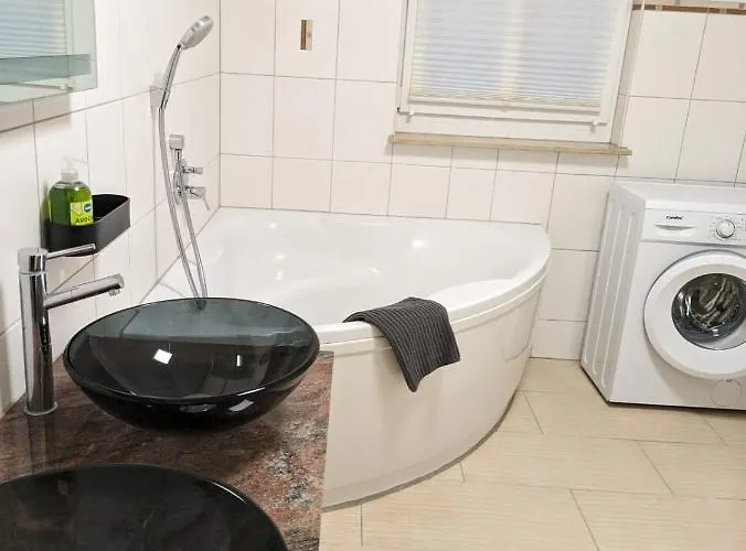 Humboldt 3 Schlafzimmer,wifi, Netflix Parken, Terrasse, Klimatisiert, Naehe Zentrum * Jena