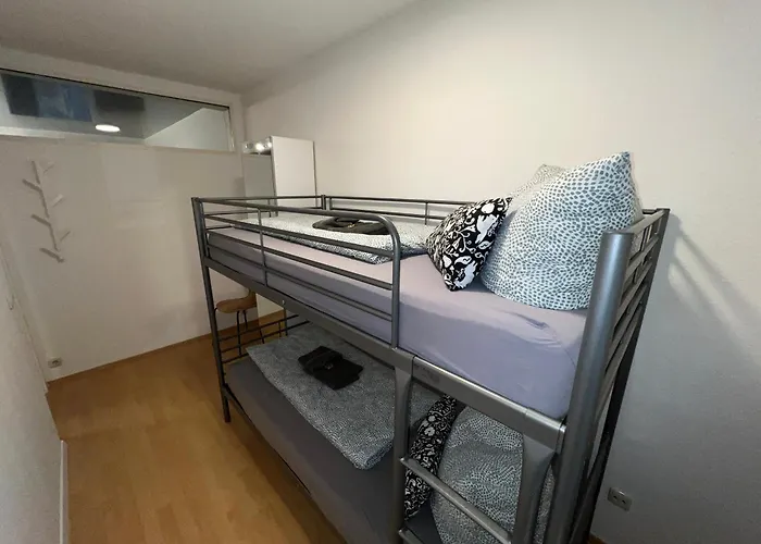 Appartement Humboldt 3 Schlafzimmer,wifi, Netflix Parken, Terrasse, Klimatisiert, Naehe Zentrum Jena